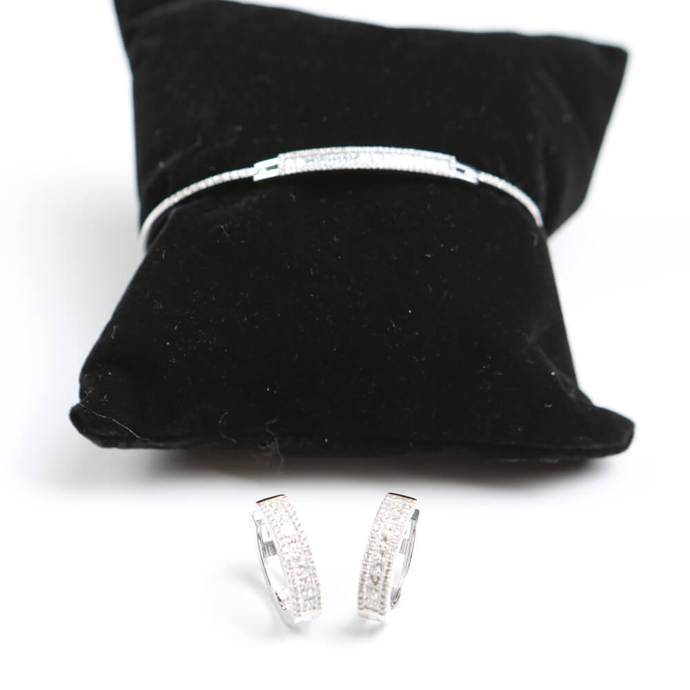 Gift Guide For All Of The Ladies In Your Life