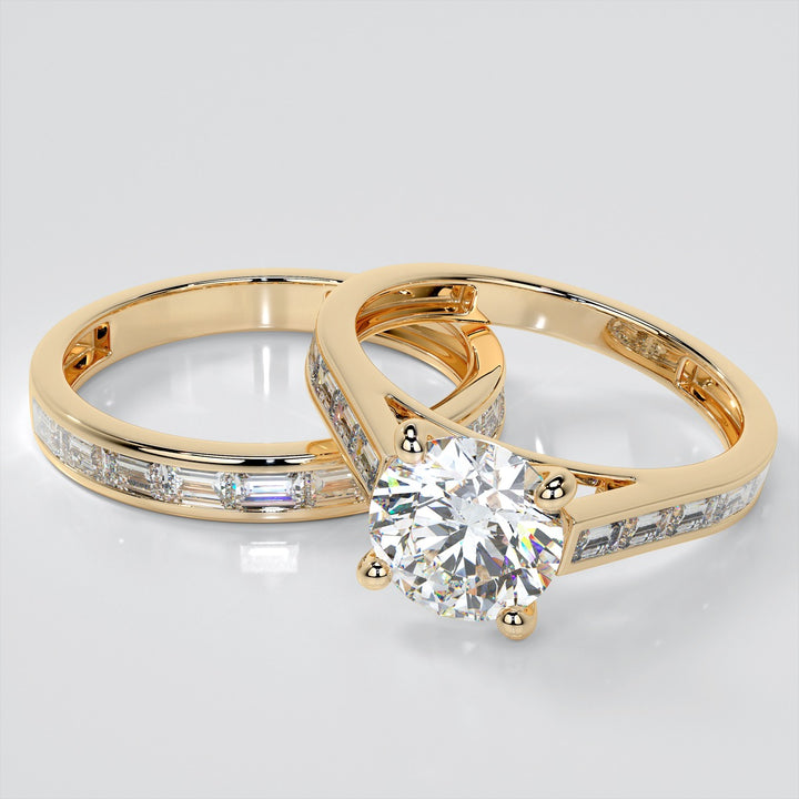 Round Cut and Baguettes Wedding Set