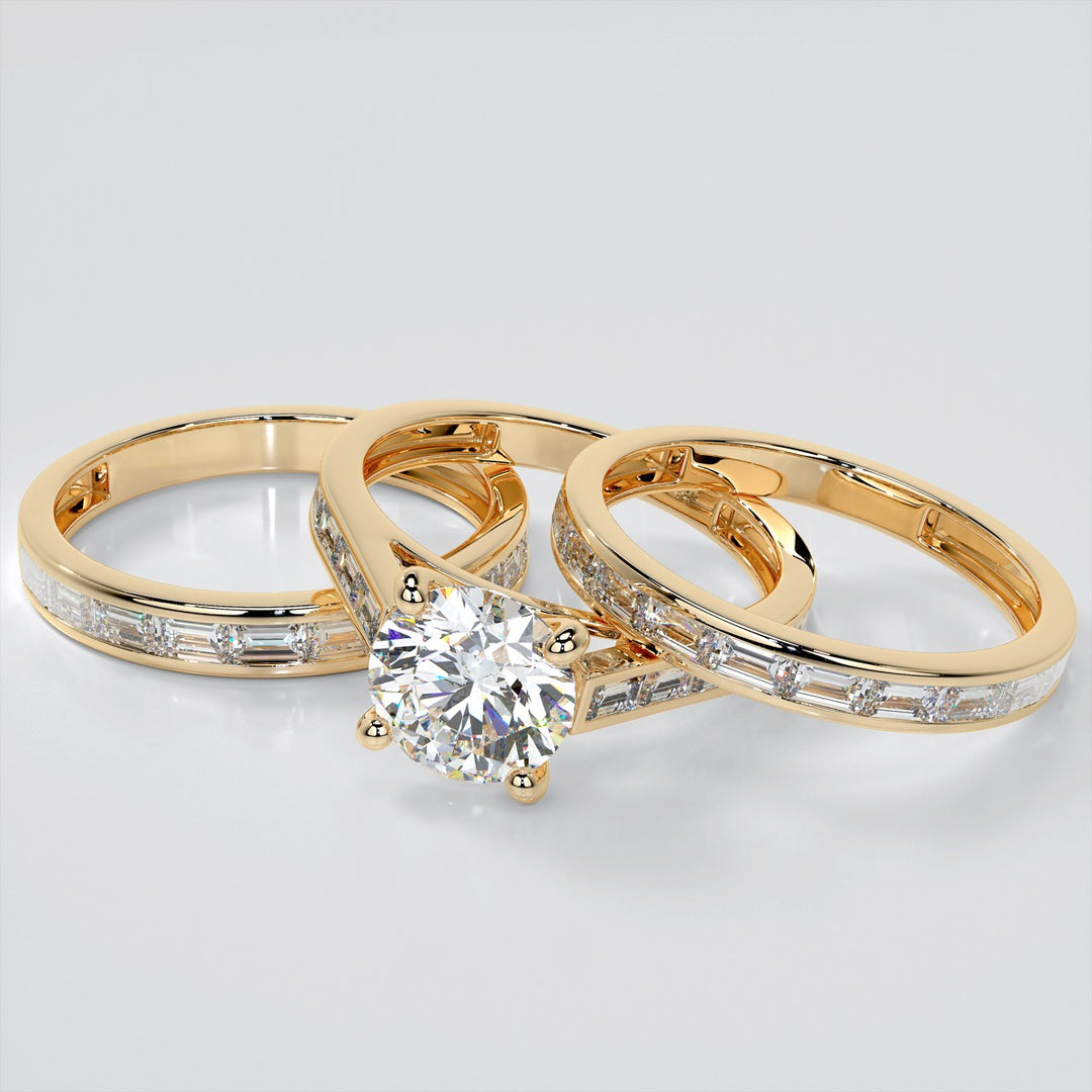 Round Cut and Baguettes Wedding Set